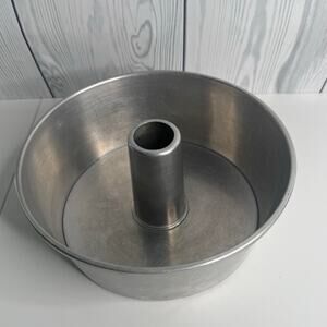 VTG 8” Wear Ever 2 Piece 2742 Aluminum Angel Food Bundt Tube Round Cake Pan USA